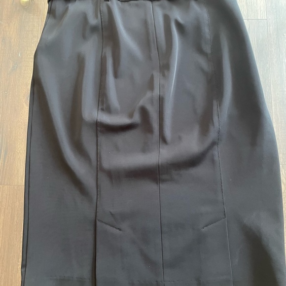 Wrinkle Free Sandra Alonzzi designer skirt and belt - Picture 2 of 3